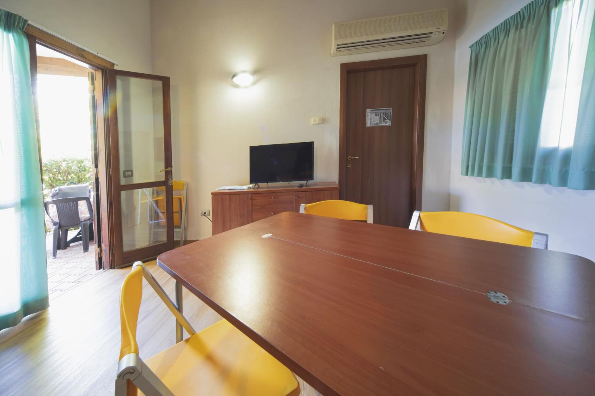 Heliopolis Camping & Village Пинето Екстериор снимка